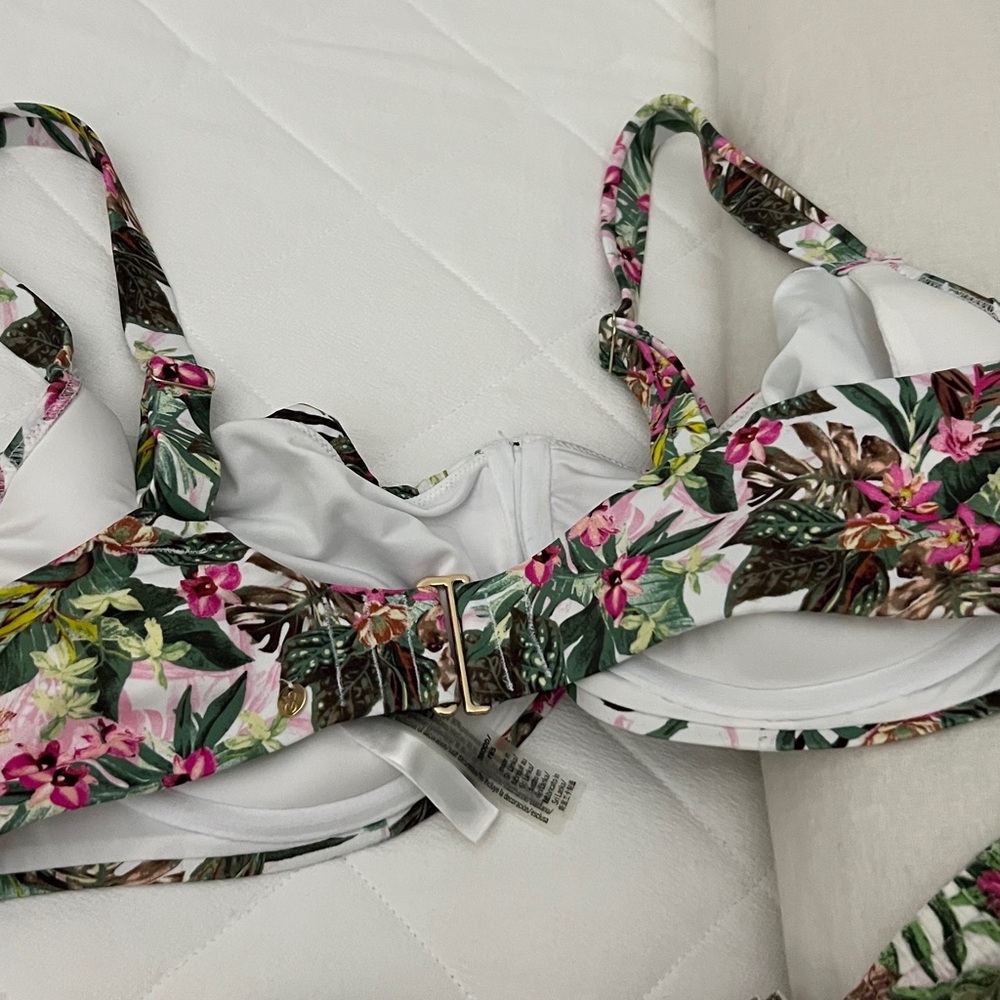4 pc Victoria's Secret Floral Tropical Print Bikini Set in Pink, Green, White - Picture 13 of 14